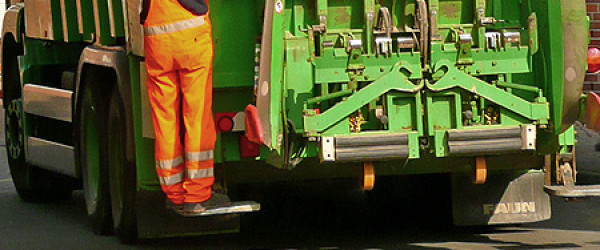 M&uuml;llabfuhr (Quelle: pixelio.de - Gabi Schoenemann)