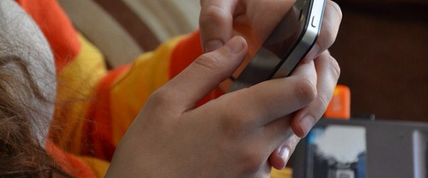 Tippen am Handy (Quelle: Pixabay.com)