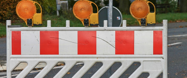 Straßensperrung (Quelle: pixabay)