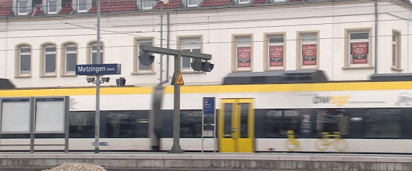 Zug am Bahnhof Metzingen (Quelle: RIK)